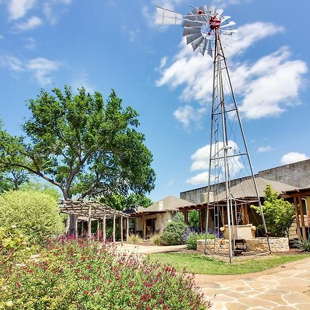 Wine Country Cottages On Main Фредериксберг Экстерьер фото